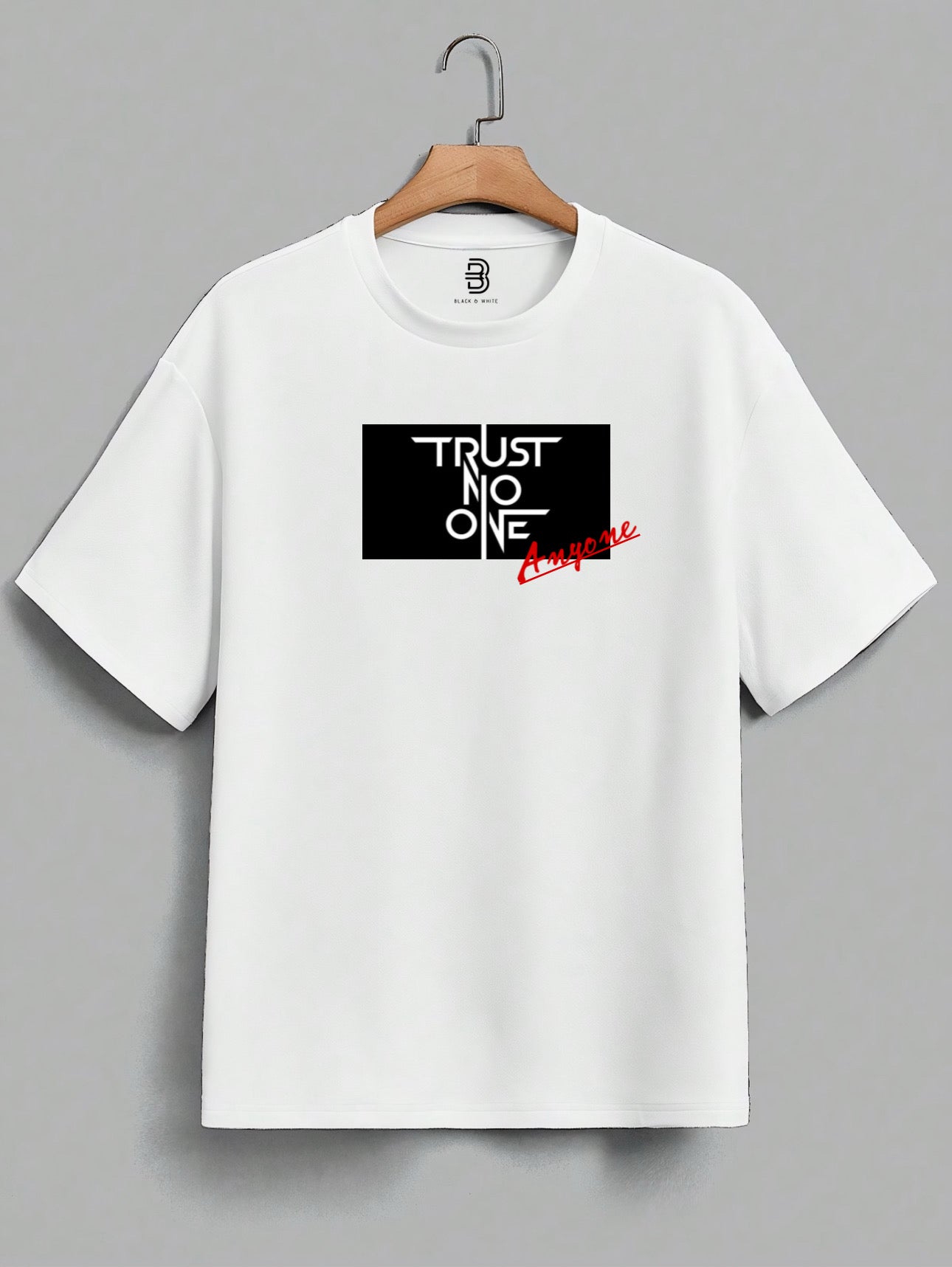 BLACK & WHITE T SHIRT
